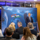 Tengerre Magyar! című kiállítás megnyitója